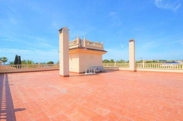 Casa independiente en avenida del cabo