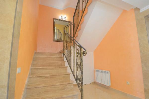 Casa independiente en avenida del cabo