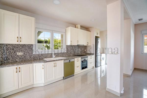 Casa independiente en calle Baliza