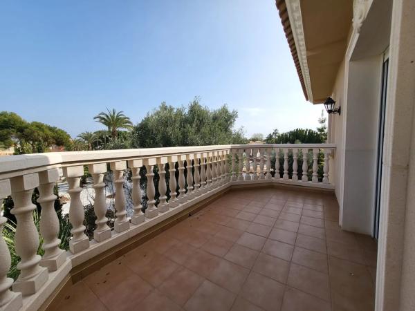 Casa independiente en calle de la Ensenada