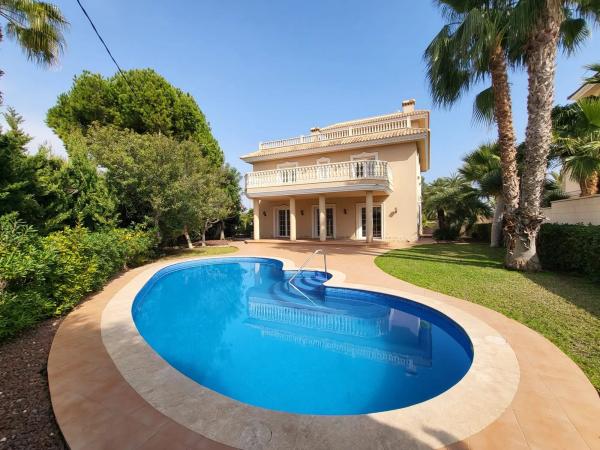 Casa independiente en calle de la Ensenada