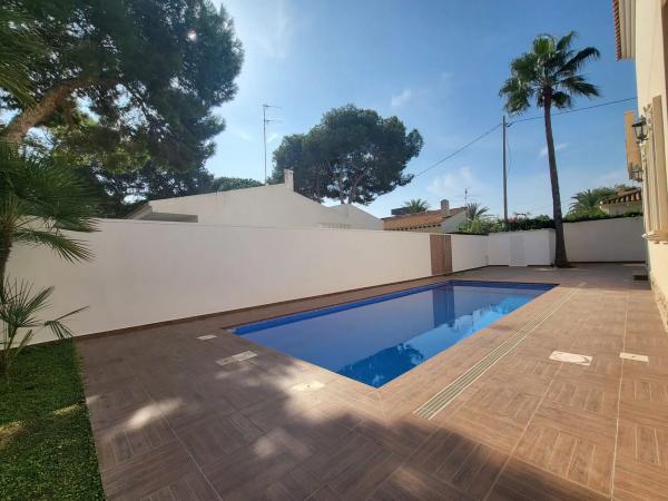 Casa independiente en calle Baliza