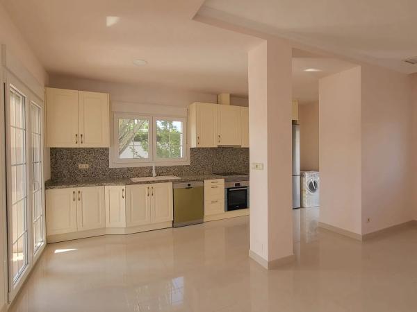 Casa independiente en calle Baliza