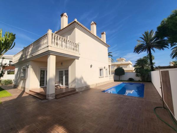 Casa independiente en calle Baliza