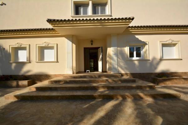 Casa independiente en avenida del Cabo