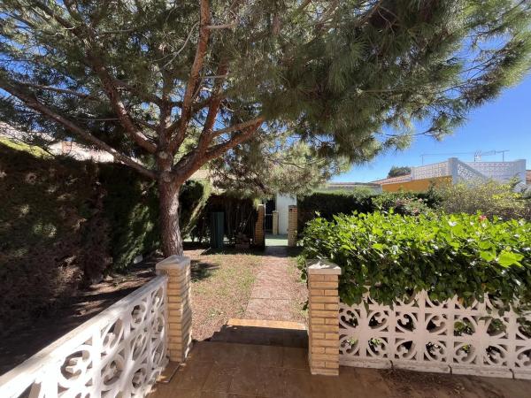 Chalet pareado en calle Salvador Rueda Cmor