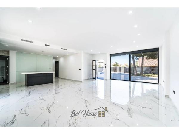 Casa independiente en calle José Zorrilla, 15