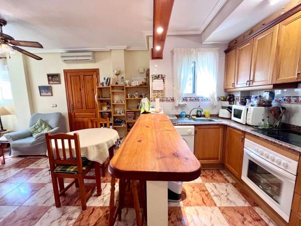 Chalet pareado en calle Onix