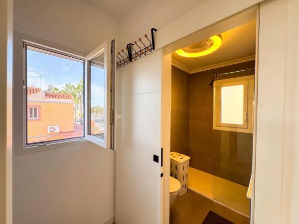 Chalet pareado en calle Talco