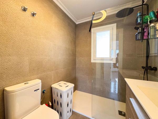 Chalet pareado en calle Talco