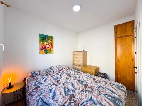 Chalet pareado en calle Talco