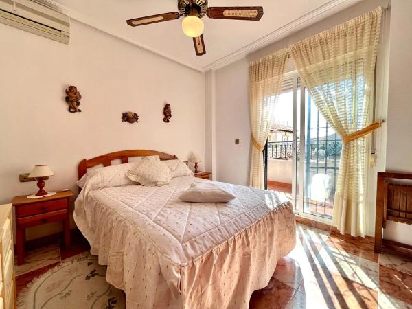 Chalet pareado en calle Onix