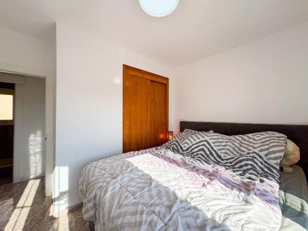 Chalet pareado en calle Talco