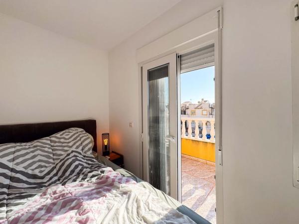 Chalet pareado en calle Talco