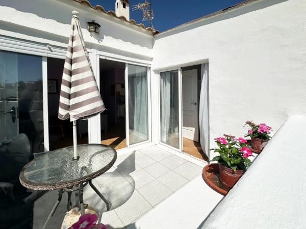 Casa independiente en calle Isla Cabrera, 2 -24