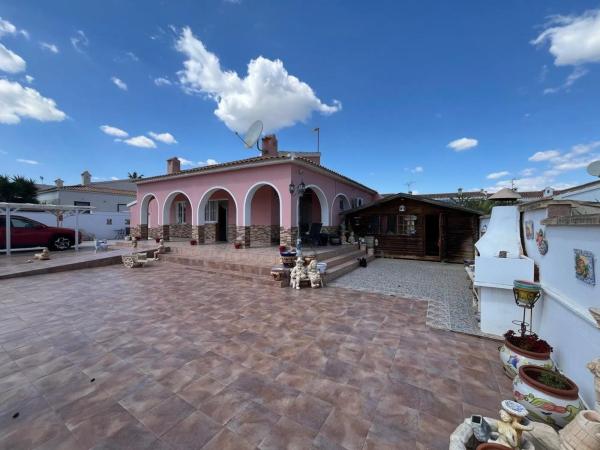 Chalet en calle Isla Formentera