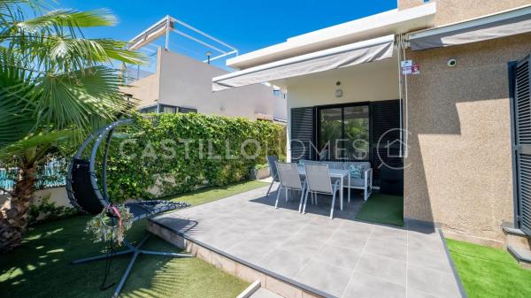 Casa independiente en calle del Rocío, 18