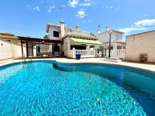 Chalet en Barrio La Zenia