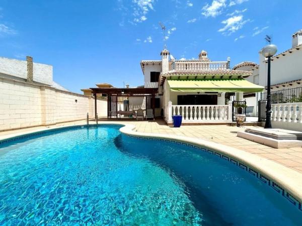 Chalet en Barrio La Zenia
