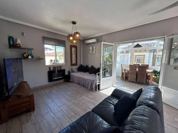 Casa independiente en calle Hita