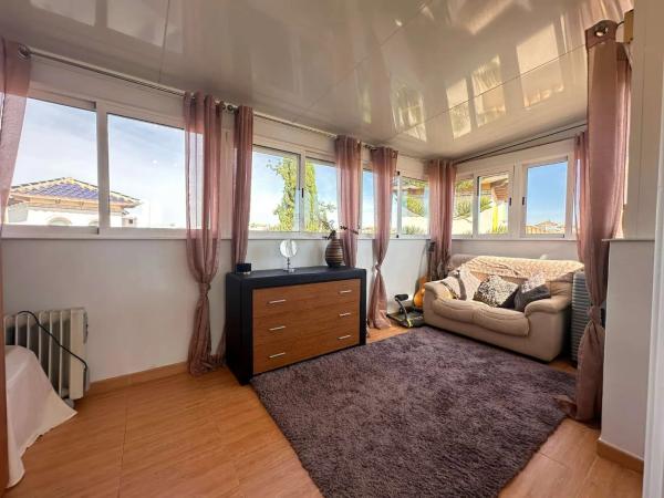 Casa independiente en calle Hita