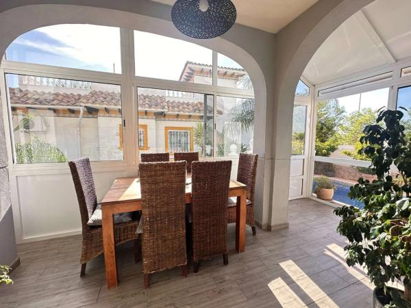 Casa independiente en calle Hita