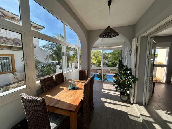 Casa independiente en calle Hita