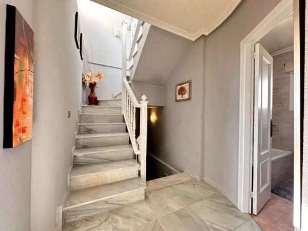 Casa independiente en calle Hita