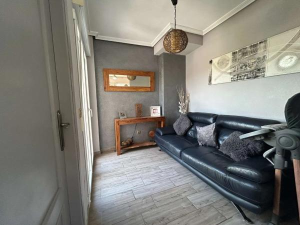 Casa independiente en calle Hita