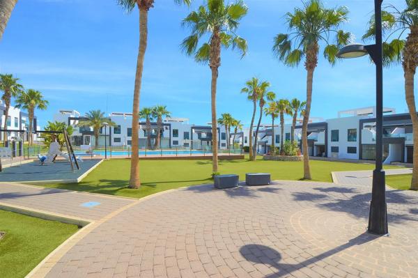 Piso en calle Granate, 3