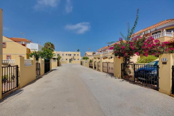 Dúplex en Barrio La Zenia