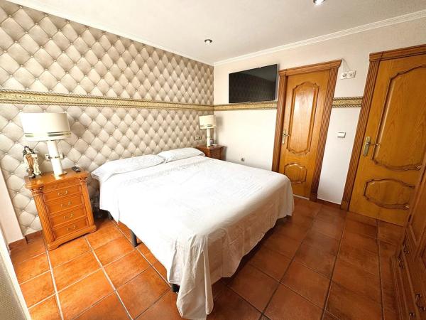 Chalet adosado en calle Salzillo, 12