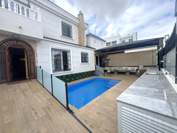 Chalet adosado en calle Salzillo, 12