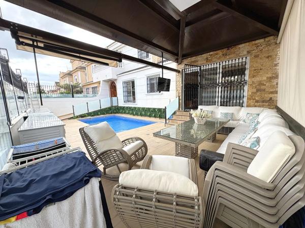 Chalet adosado en calle Salzillo, 12