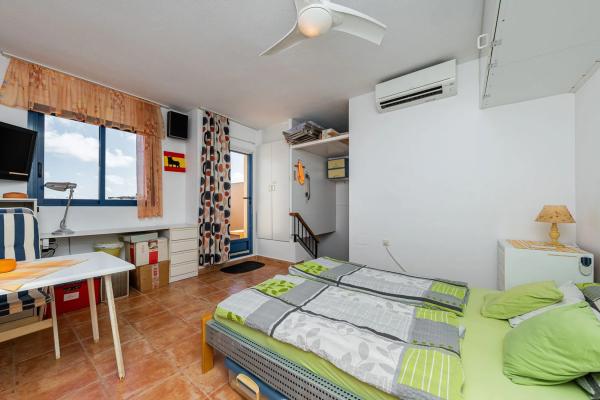 Chalet adosado en CL Almudena-zenia II, 11