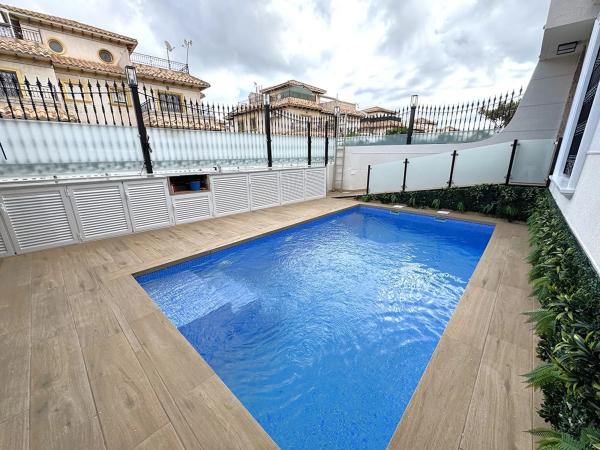 Chalet adosado en calle Salzillo, 12