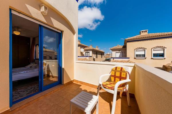 Chalet adosado en CL Almudena-zenia II, 11
