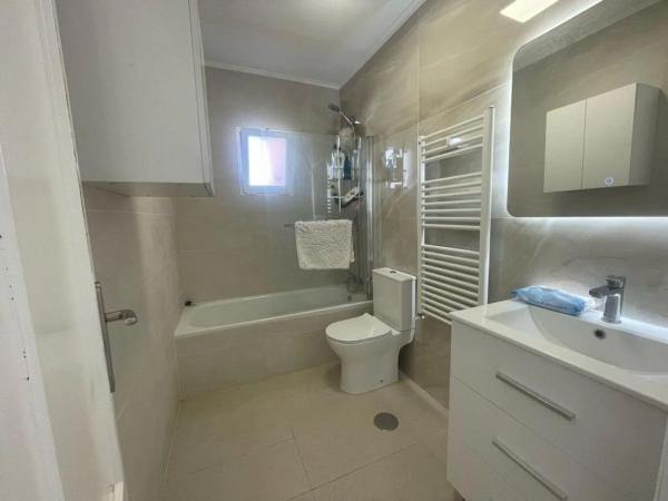 Casa independiente en calle Granate