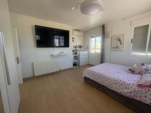 Casa independiente en calle Granate