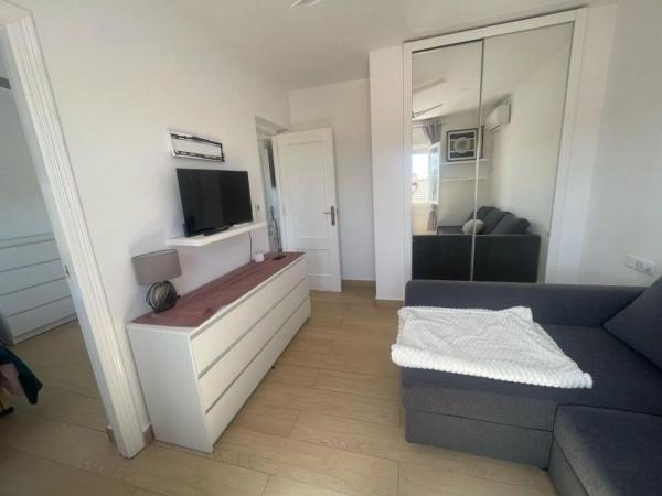 Casa independiente en calle Granate