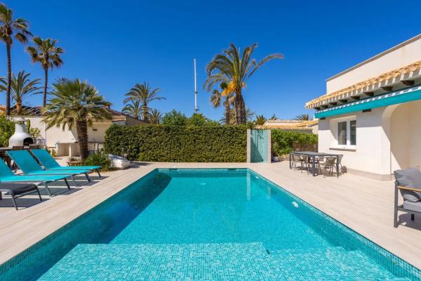 Chalet en calle Violetas, 24 -136