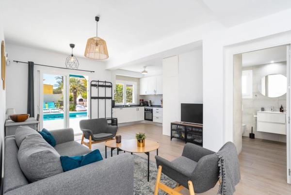 Chalet en calle Violetas, 24 -136