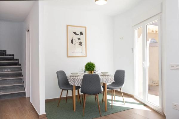 Chalet en calle Violetas, 24 -136