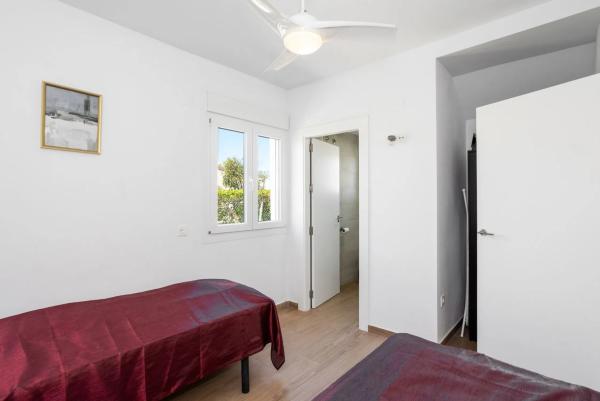 Chalet en calle Violetas, 24 -136