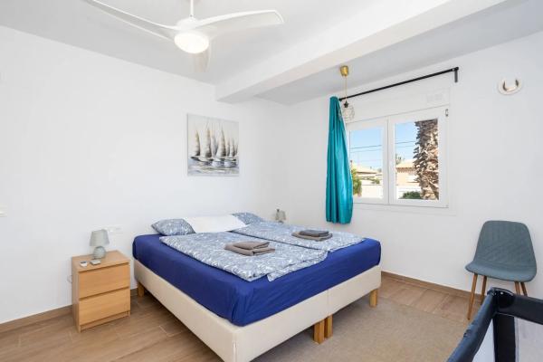 Chalet en calle Violetas, 24 -136