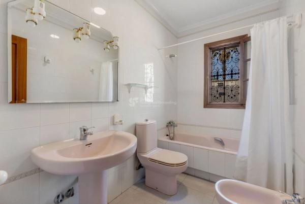 Casa independiente en calle Elcano Zen, 3