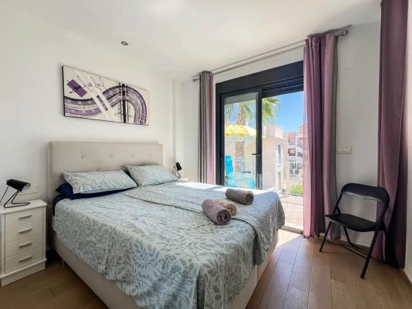 Chalet adosado en calle Turquesa