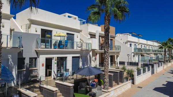 Chalet adosado en calle Turquesa