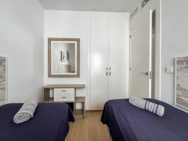 Chalet adosado en calle Turquesa