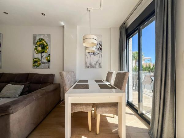 Chalet adosado en calle Turquesa